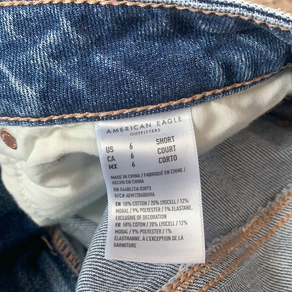 AE Stretch Straight Mom Jeans Size 6 Short - Picture 10 of 10